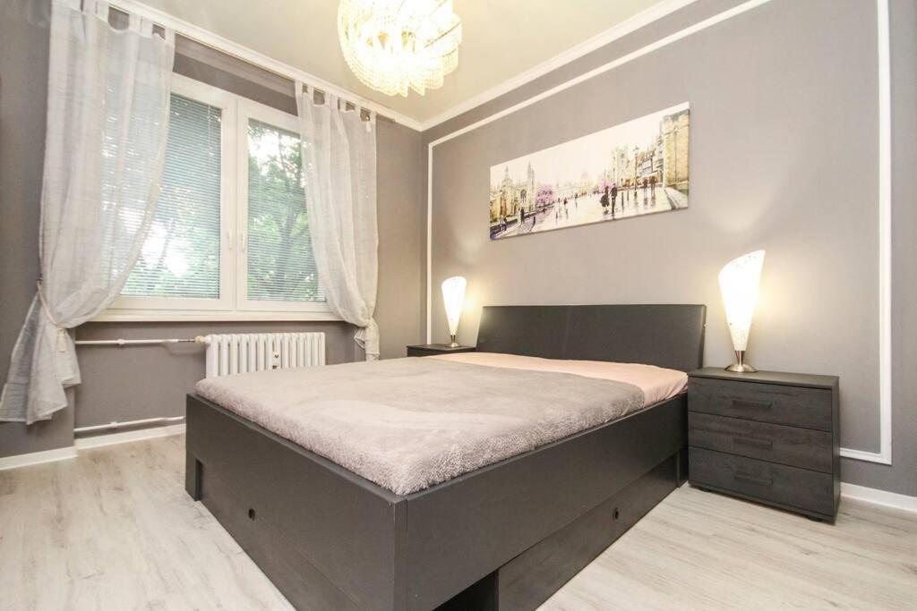 Deluxe Apartman Nivy Bratislava Exterior foto